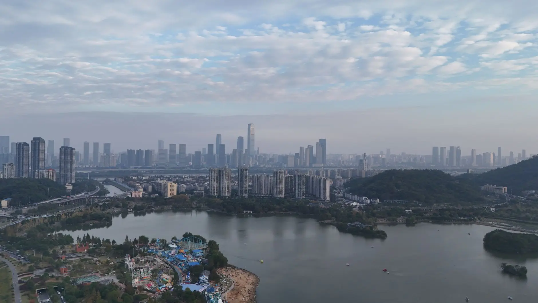 2025年仓储物流PDA手持终端选型对比：条码扫描器与RFID读写器性能解析